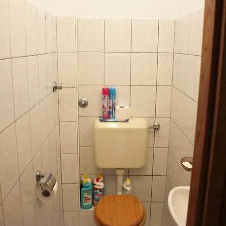 Prémecz Vila *